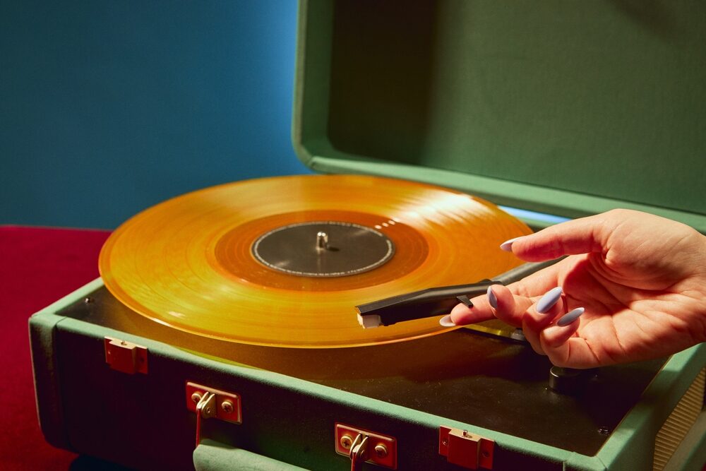 A Vinyl Bar di Shibuya: Innovazione Musicale e Investimenti da 5,5 Milioni di Dollari